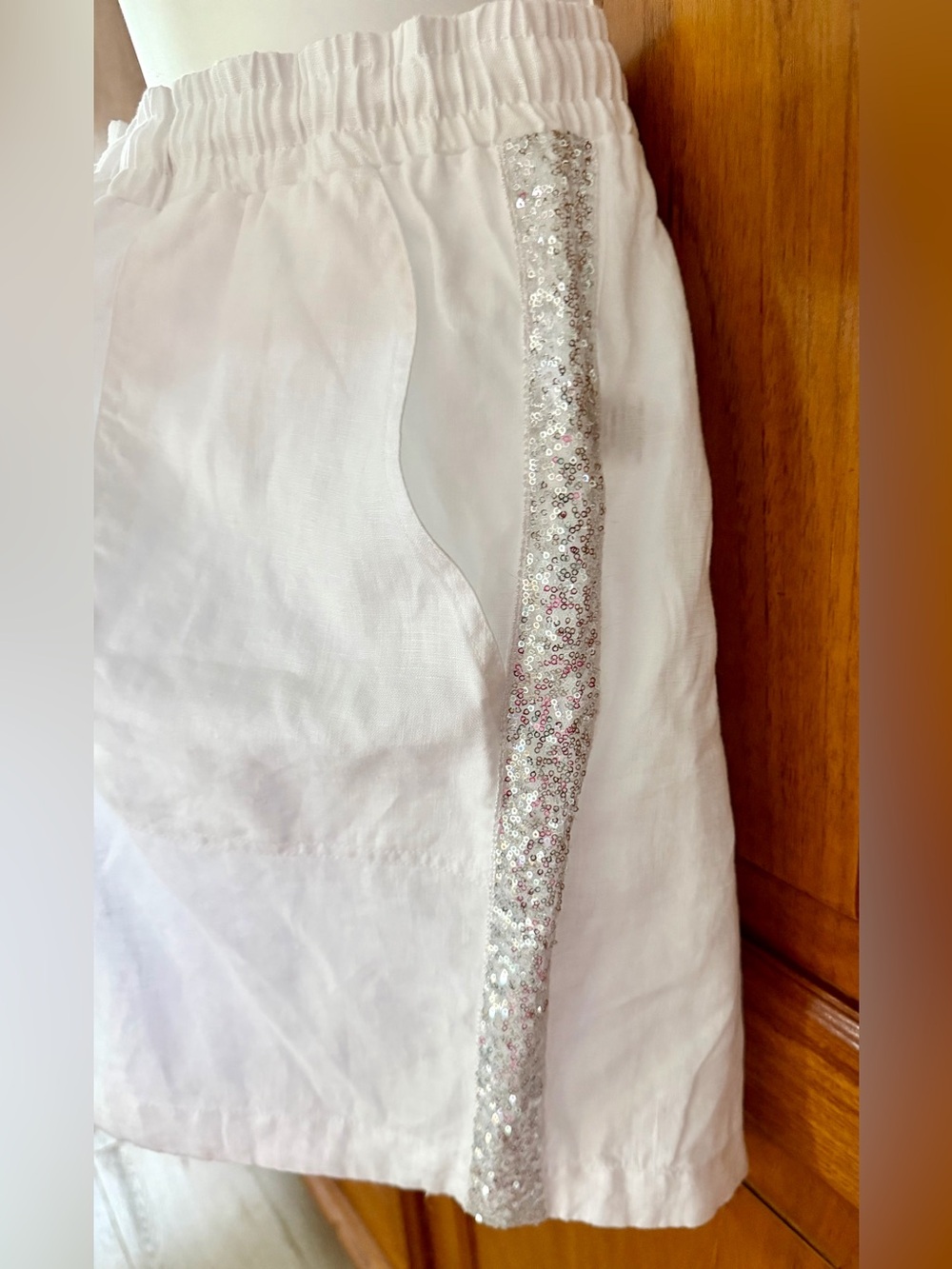 White Saks Linen Drawstring Women’s Shorts w silver sequin side stripes